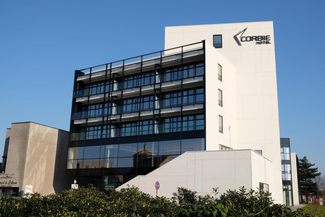 ホテル Corbie Lommel Ring エクステリア 写真